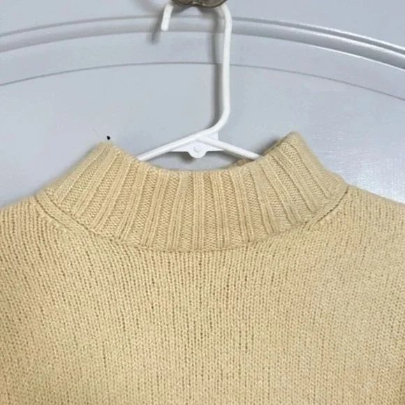 Aritzia Wilfred Free Knit Chunky Cropped Sweater 100% merino wool butter yellow - Picture 3 of 10